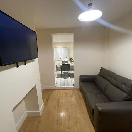 Big 3 Bedroom London House With 2 Bathroom Plumstead  Εξωτερικό φωτογραφία