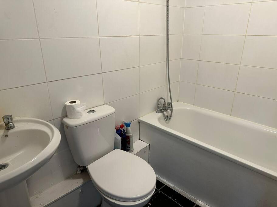 Big 3 Bedroom London House With 2 Bathroom Plumstead  Εξωτερικό φωτογραφία