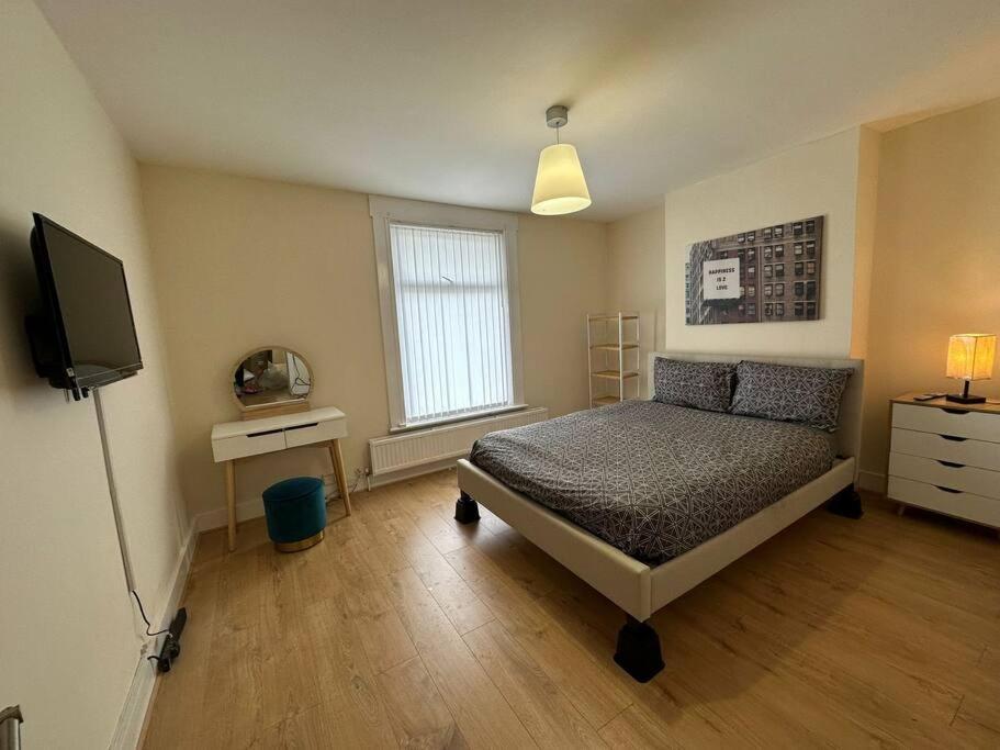 Big 3 Bedroom London House With 2 Bathroom Plumstead  Εξωτερικό φωτογραφία