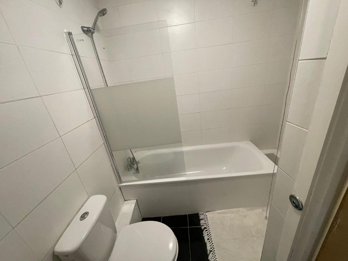 Big 3 Bedroom London House With 2 Bathroom Plumstead  Εξωτερικό φωτογραφία