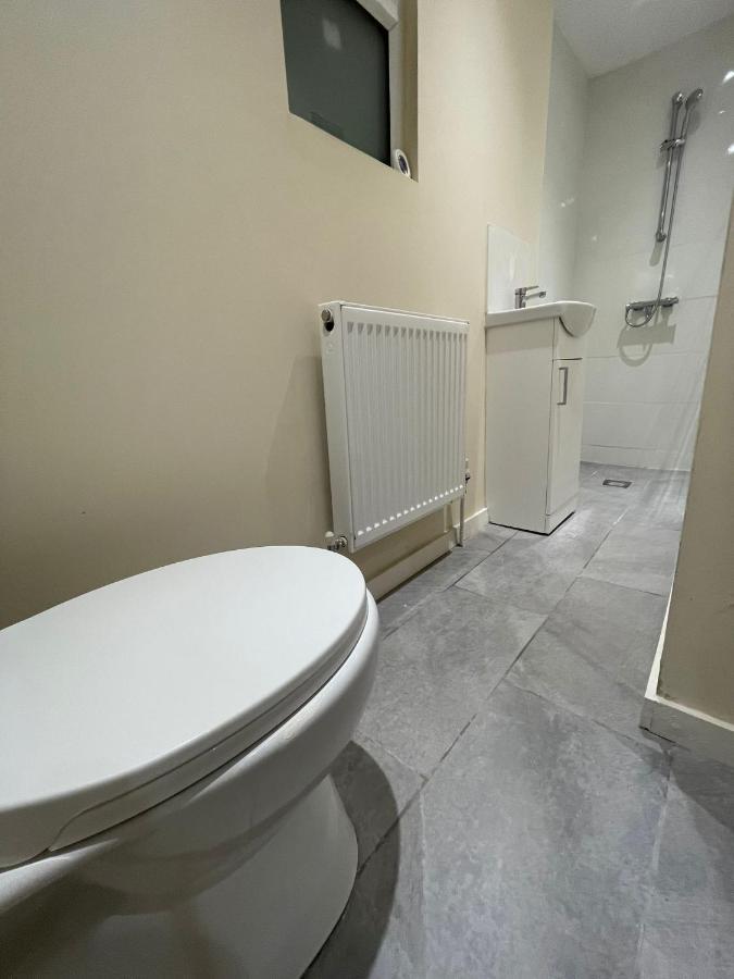 Big 3 Bedroom London House With 2 Bathroom Plumstead  Εξωτερικό φωτογραφία