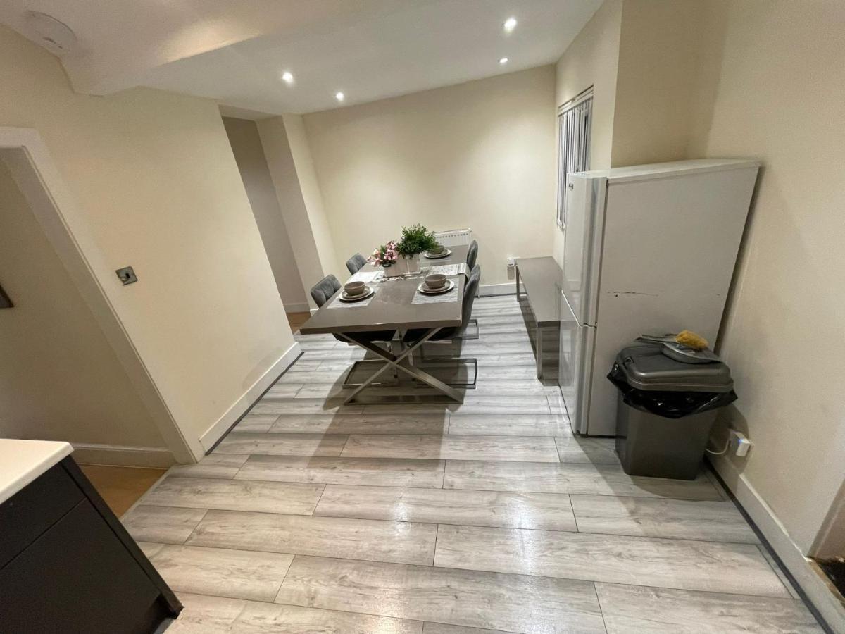 Big 3 Bedroom London House With 2 Bathroom Plumstead  Εξωτερικό φωτογραφία
