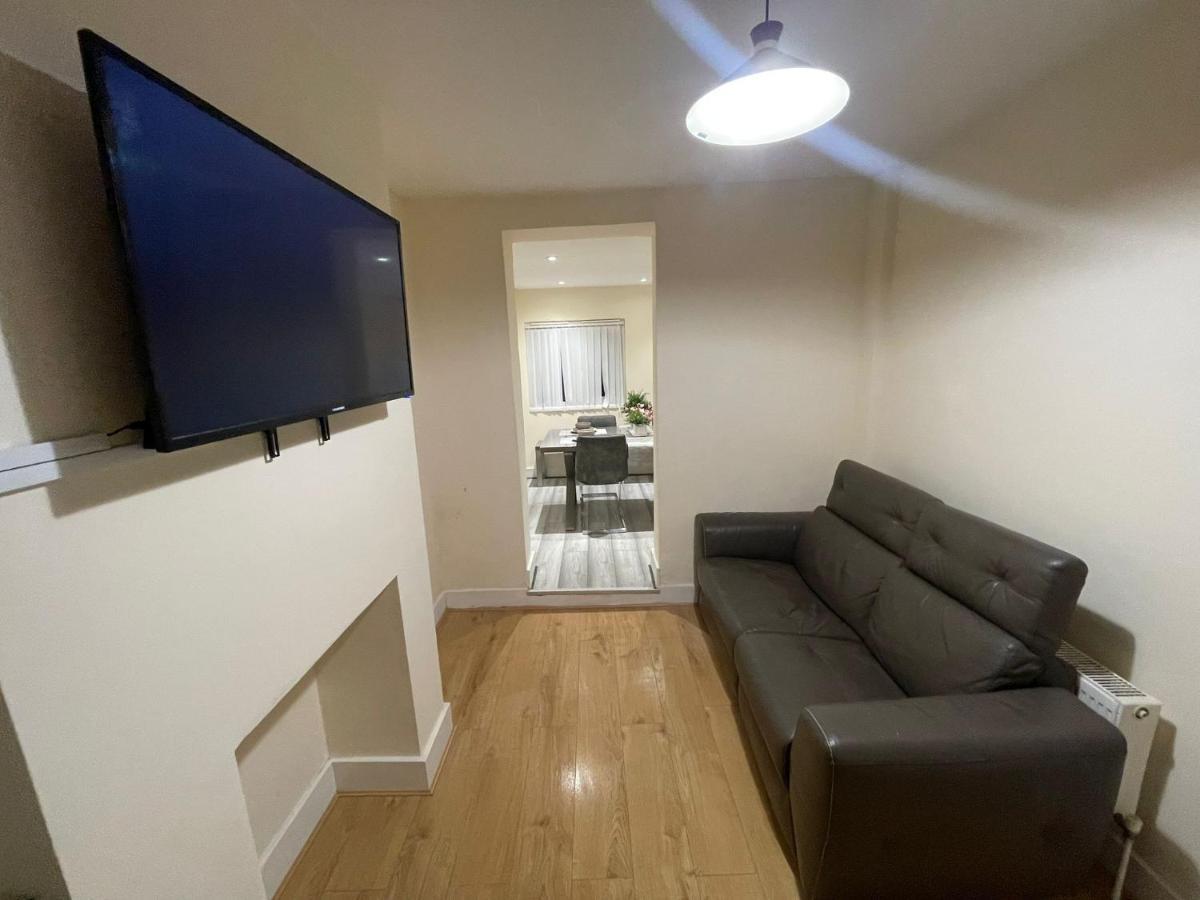 Big 3 Bedroom London House With 2 Bathroom Plumstead  Εξωτερικό φωτογραφία