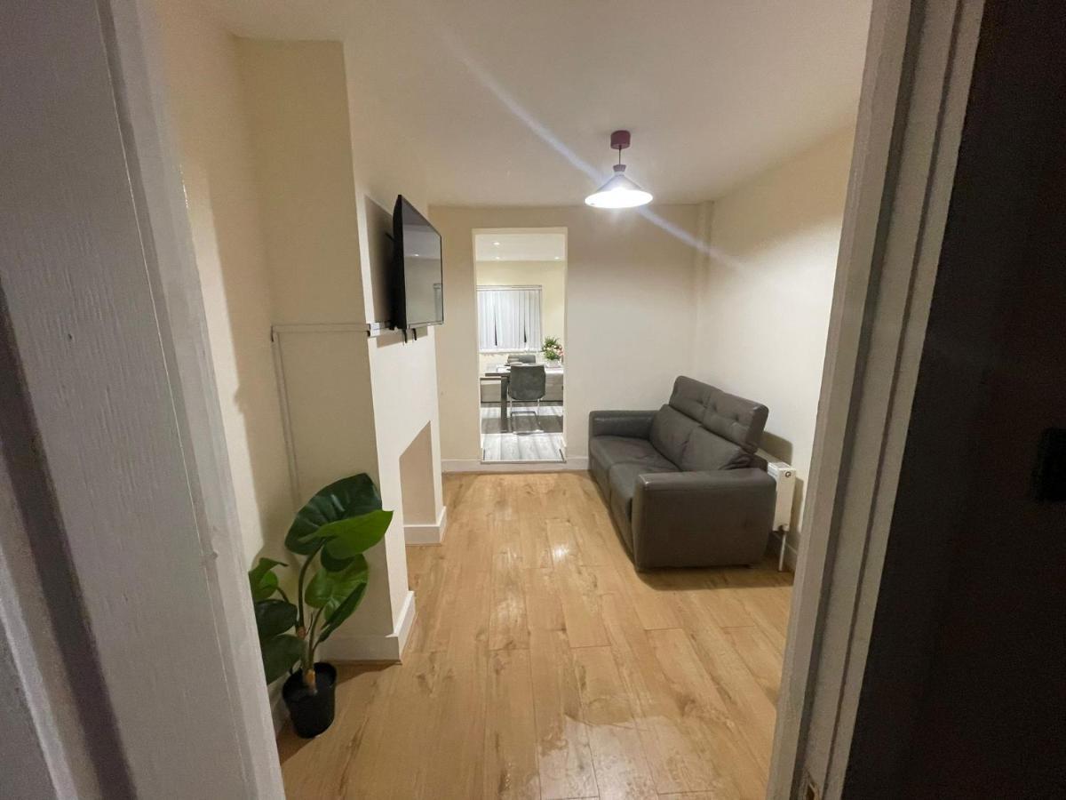 Big 3 Bedroom London House With 2 Bathroom Plumstead  Εξωτερικό φωτογραφία